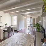 Alexander House - Unbeatable Price! * Bergamo