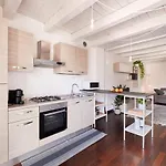Apartman Alexander House - Unbeatable Price! *