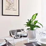 Alexander House - Unbeatable Price! 贝尔加莫