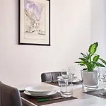 Alexander House - Unbeatable Price! Apartman