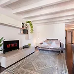 Alexander House - Unbeatable Price! Apartman