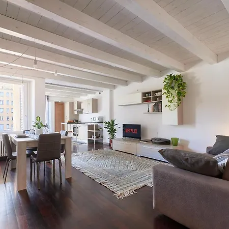 Alexander House - Bright Flat In Historic Borgo Apartment *