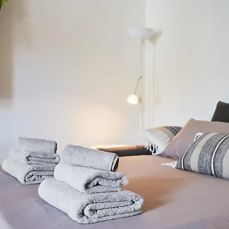 Alexander House - Bright Flat In Historic Borgo *