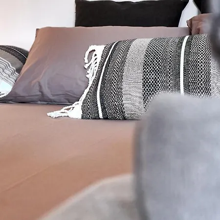 Alexander House - Unbeatable Price! *