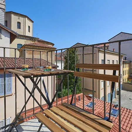 Alexander House - Bright Flat In Historic Borgo