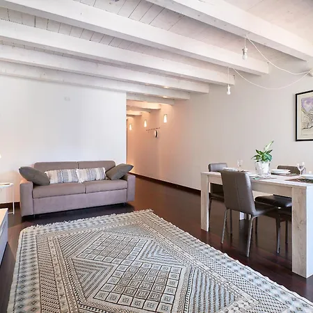 Alexander House - Unbeatable Price! Appartamento *