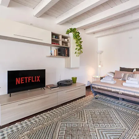 Alexander House - Bright Flat In Historic Borgo *