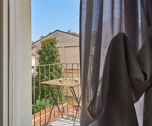 Alexander House - Unbeatable Price! * Bergamo