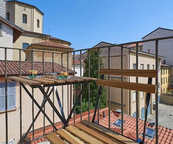 Alexander House - Unbeatable Price!