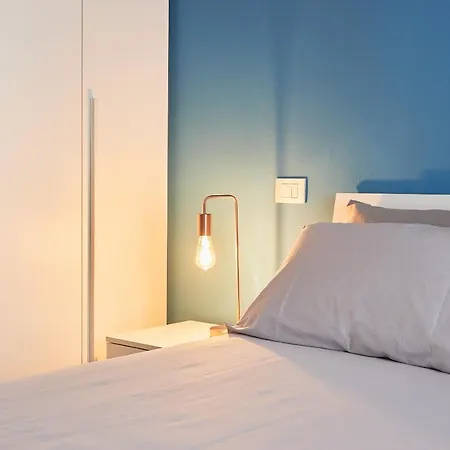 Alexander House - Unbeatable Price! *