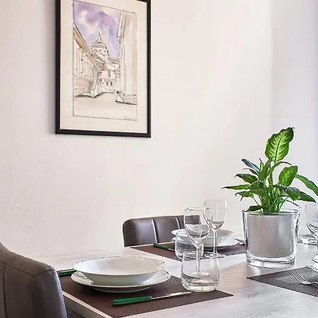 Alexander House - Bright Flat In Historic Borgo Apartament