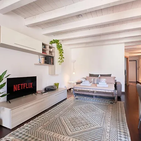 Alexander House - Bright Flat In Historic Borgo Apartament